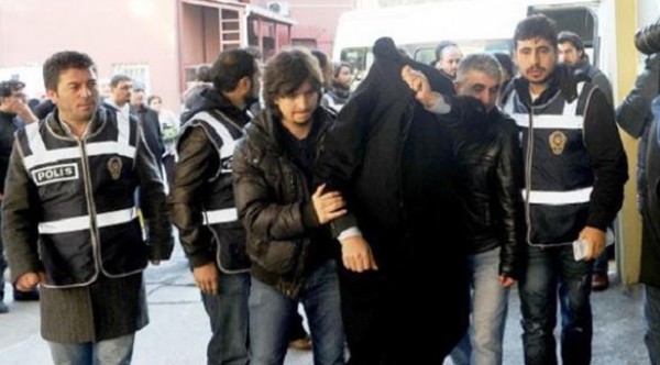 الشرطة التركية تعتقل شاباً بتهمة إهانة أردوغان