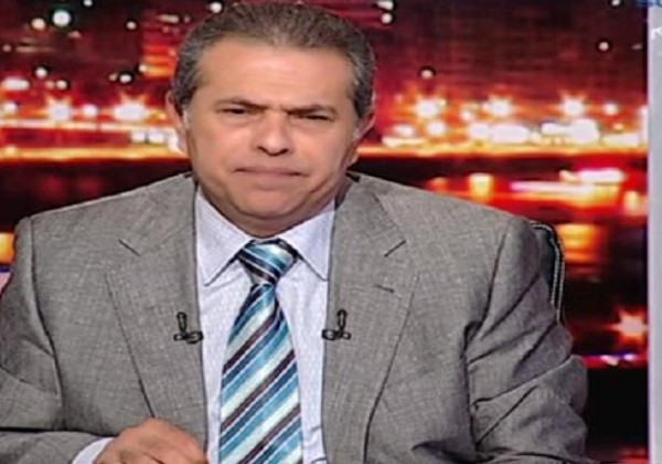 توفيق عكاشة يسأل احد المعدين ومش عارف الواتس اب بيشتغل ازاي