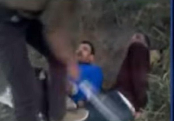 بلطجي يعتدي على شخصين بالسلاح وينشر الفيديو على صفحته بفيسبوك