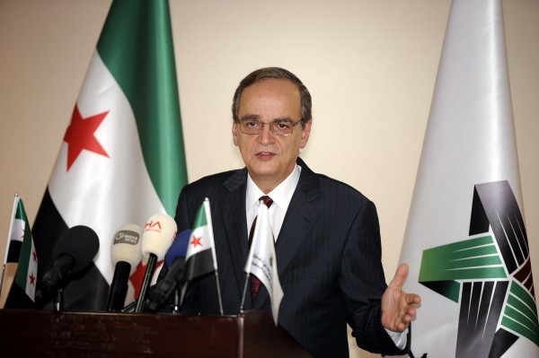رئيس الائتلاف السوري "البحرة" يصل القاهرة لبحث حل الصراع في سوريا
