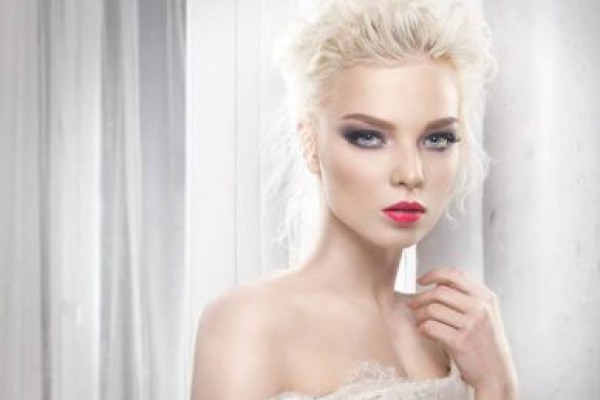 لعروس شتاء 2015..إليك موضة ألون المكياج