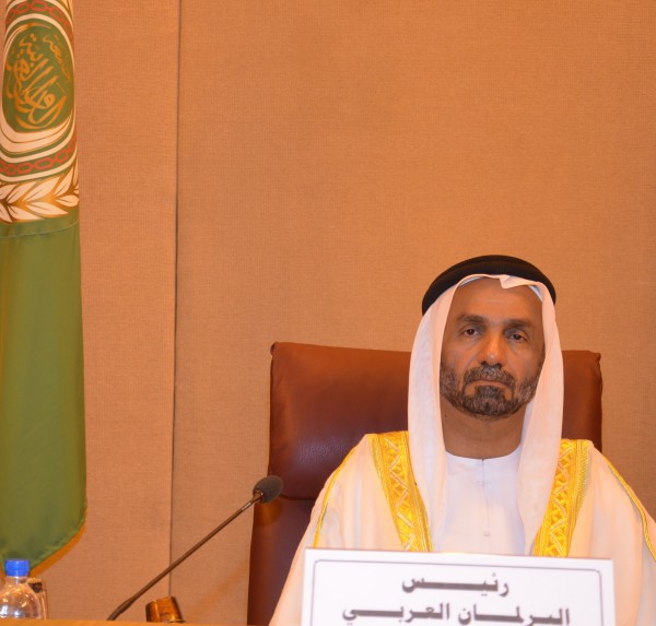 رئيس البرلمان العربي يدعو الشعب العربي لإغاثة اللاجئين السوريين والفلسطينيين