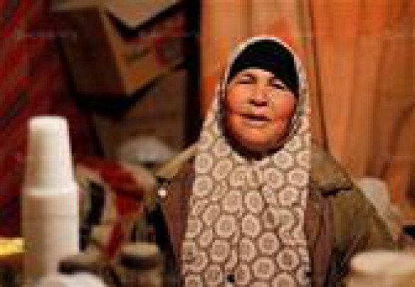 ''أم عمرو'' 20 سنة على ''نصبة شاي'' :''عاوزة كُشك يا سيسي''