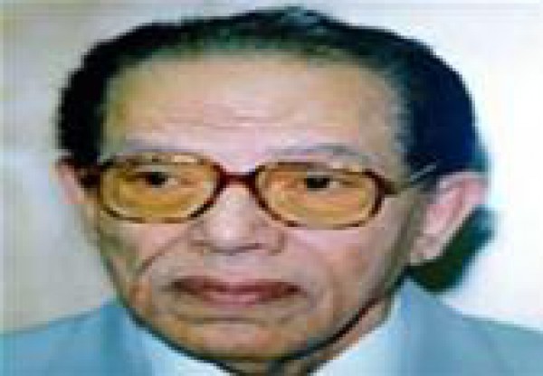 د. مصطفى محمود يروي ثلاث قصص توضح أهمية الصلاه و الدعاء في شفاء الأمراض
