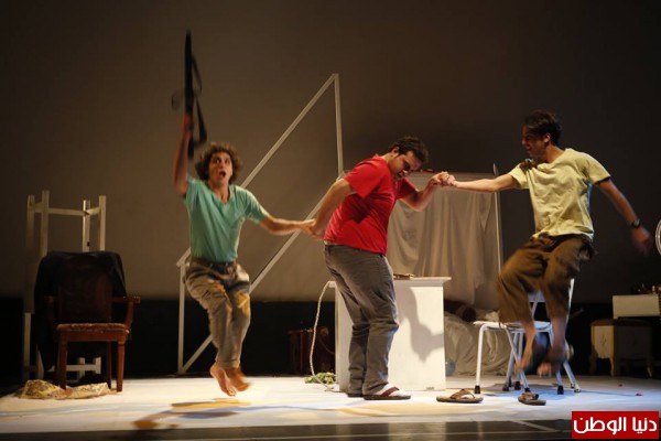 مسرح الحرية في جنين يختتم مسرحية "سلطة / سم" حول معنى المسؤولية