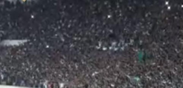 جماهير الرجاء التونسي تشعل المدرجات وتحولها نصرة للرسول