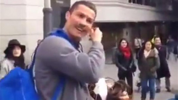 "المتشرد" رونالدو يفاجئ طفلاً بأمنية العمر‬