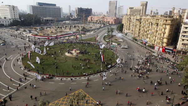 مصر: قوات الجيش تغلق ميدان التحرير في ذكرى الثورة