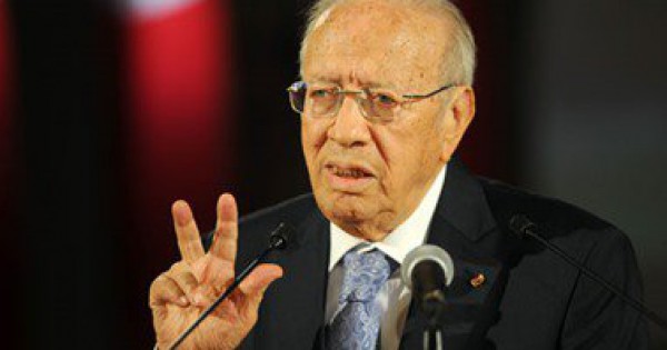 الرئيس التونسى يقبل استقالة الحكومة المؤقتة