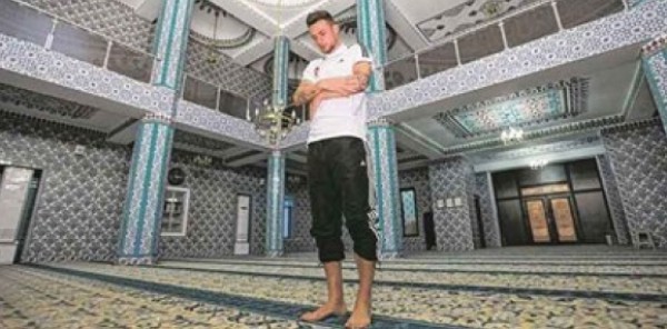 بالفيديو: اللاعب الألماني داني بلوم يعلن إسلامه