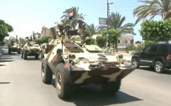 (محدث4) : الهجوم الأكبر في سيناء يخلف عشرات الشهداء والجرحى من الجيش المصري .. شاهد الفيديو