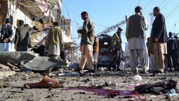 40 قتيلا وعشرات الجرحى بتفجير "حسينية" بباكستان