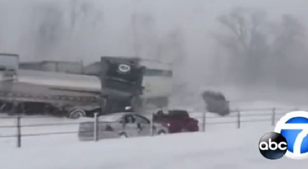 فيديو: حادث سير في أمريكا بمشاركة 150 سيارة وشاحنة