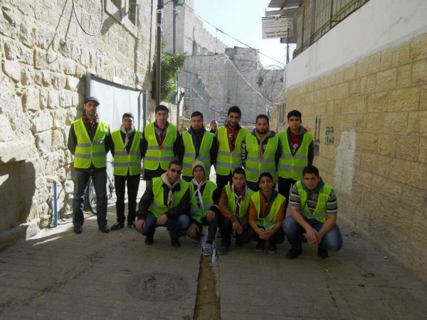 مجموعة خليل الرحمن تستمر بالتطوع في التكية الابراهيمية وتنظم جولة تعريفية في البلدة القديمة