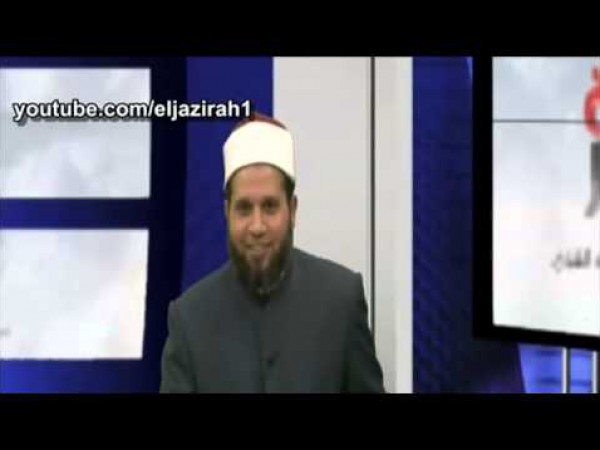 القبض على متظاهر اثناء اتصاله "بقناة رابعة" و الشيخ يصرخ : هاتولى ضابط