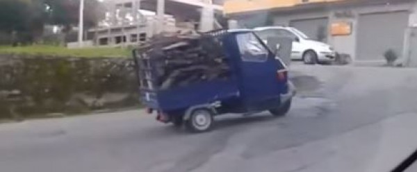 توك توك يخوض مهمة مستحلية