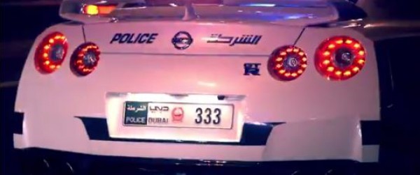 سيارات البوغاتي والفيراري لخدمات شرطة دبي