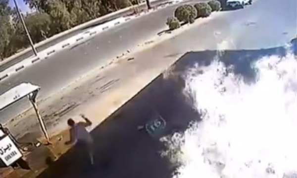 إنشغل بهاتفه النقال.. فأحرق محطة وقود بالكامل