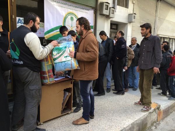 الحملة السعودية تستكمل توزيع كسوة الشتاء على 10 الاف نازح في محافظة اللاذقية على الساحل السوري