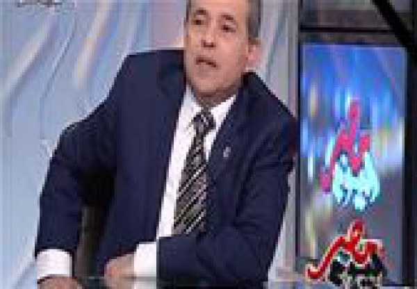 توفيق عكاشة يسخر من حياة الدرديري ومعد البرنامج على الهواء