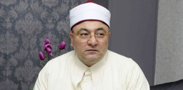 الشيخ خالد الجندي يصف المسلمين الكيوت باستمتاعهم بالقفا
