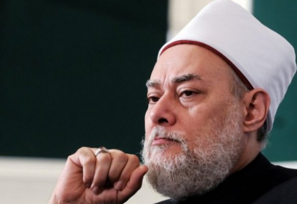 علي جمعة لـ"متصلة" ارفعي النقاب وليس عليكِ إثم