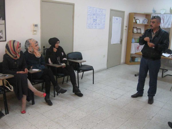 جمعية الهلال الاحمر الفلسطيني في قلقيلية تنظم لقاءً ثانيا لنادي الفتيات بدورته الجديدة