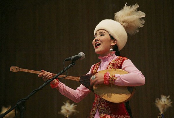 الفنون الشعبية الكازاخستانية
