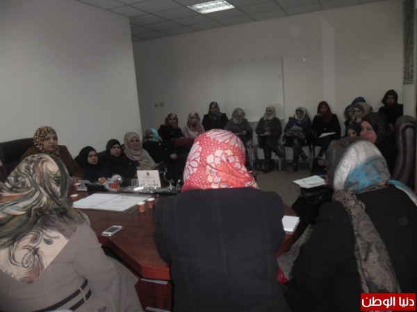 اختتام دورة تدريبية حول الثقافة القانونية والحقوق الشرعية والقانونية للنساء الفلسطينيات