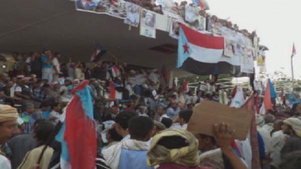 الحراك الجنوبي يدعو إلى نقل الحوار خارج اليمن