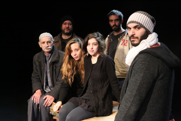 الإنتاج الجديد لمسرح الميدان: مسرحية "1945" تقتطع مشهدًا من ذاكرة ما قبل النكبة