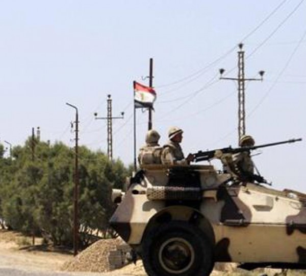 مصدر أمني مصري : إصابة جندي في هجوم مسلح برفح