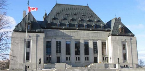 قاضية كندية ترفض الاستماع لدفاع مسلمة محجبة‎
