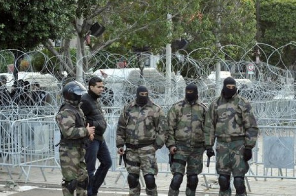 الداخلية التونسية: نحو 100 إرهابي متحصنين في الجبال الغربية