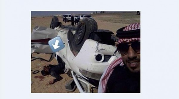 بالصور: سعودي يلتقط "سيلفي" مع جثة يثير الجدل والغضب