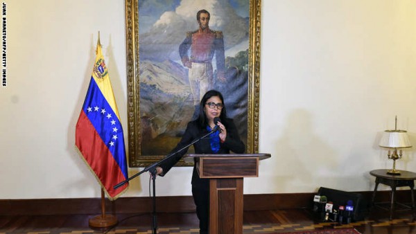 فنزويلا تمهل أمريكا أسبوعين لتقليص موظفي سفارتها بنسبة 80%