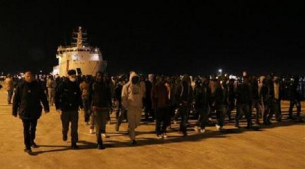 50 قتيلاً على الأقل في غرق سفينة مهاجرين قبالة سواحل صقلية