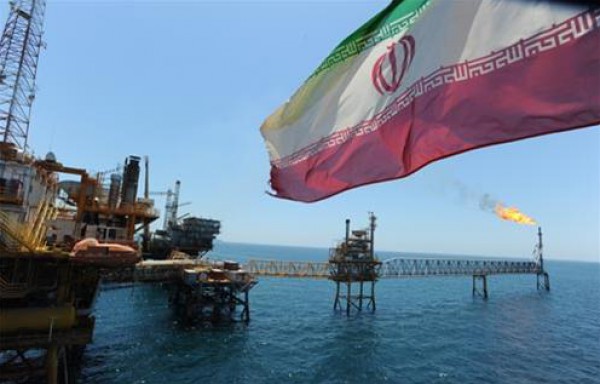 وكالة: إيران تنوي زيادة مبيعاتها من النفط إذا رفعت عنها العقوبات