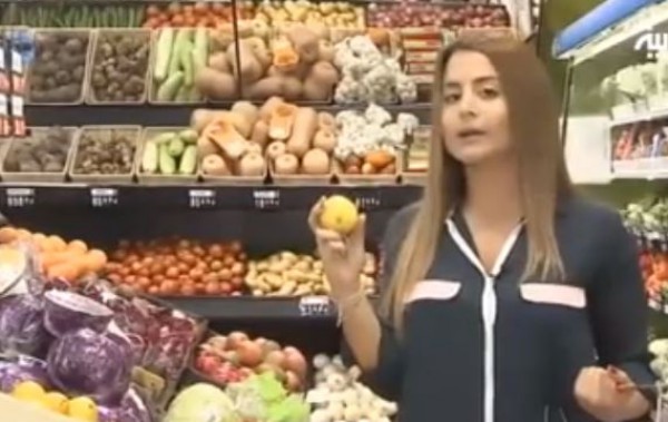 تعرف على سبب وجود ملصقات صغيرة على الفواكه