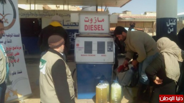 الحملة الوطنية السعودية تستمر في توزيع مادة وقود التدفئة (المازوت) على العائلات السورية في لبنان