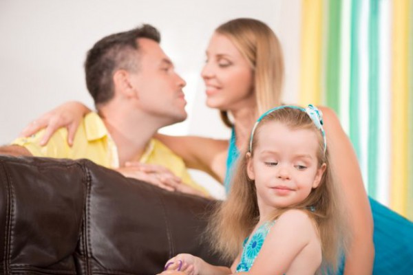 كيف تتعاملين مع أسئلة الأطفال المحرجة؟