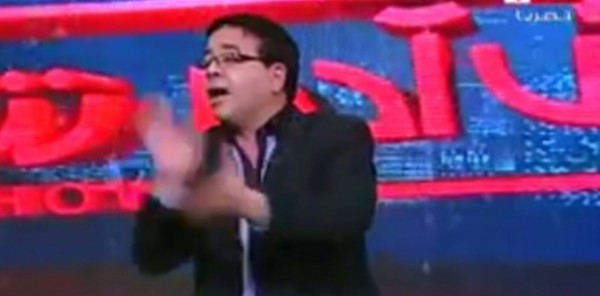 أحمد آدم يسخر من توفيق عكاشة وعلبة الكشرى