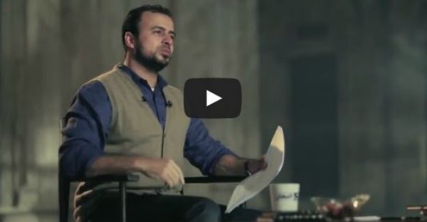 مصطفى حسني : زينوا القرآن بأصواتكم