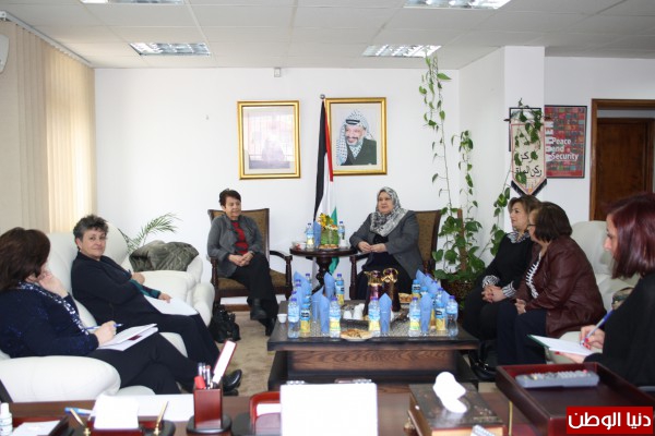 وزيرة شؤون المرأة تلتقي مكونات الحركة النسوية في رام الله