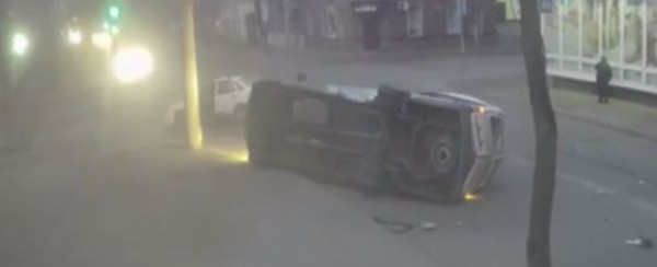 روسية تنجو من حادث سير مميت