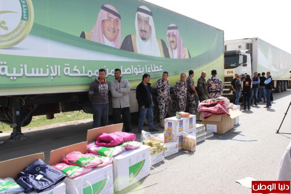 الحملة الوطنية السعودية تسير القافلة 25 لجنوب سوريا محملة بالمواد الاغاثية المتنوعة