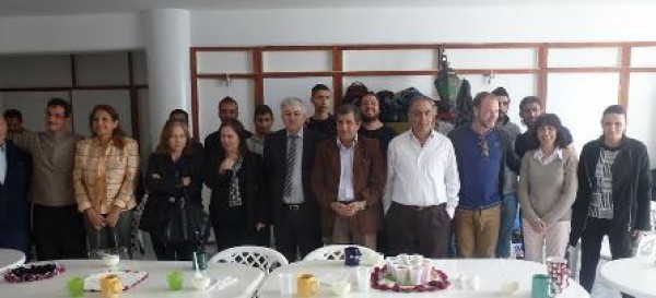 برعاية السفيرين الفلسطيني واللبناني سيدات عربيات يقدمن تبرعات للاجئين