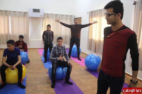 إفتتاح الدورات التدريبية في مركز مصادر التنمية الشبابية في نادي أهلي قلقيلية