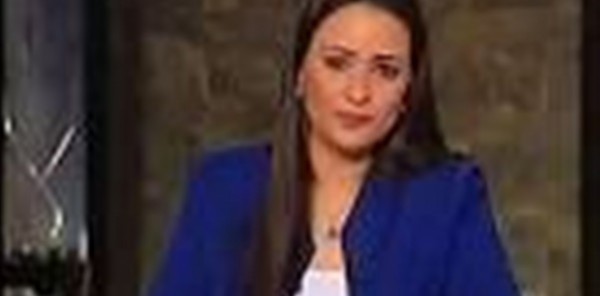 رانيا بدوي تهدي أغنية "ست الحبايب" لوالدتها على الهواء