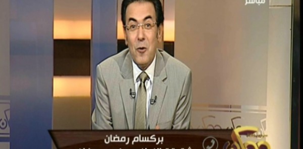 شقيقة خيري رمضان تفاجئه بمداخلة على الهواء في عيد الأم